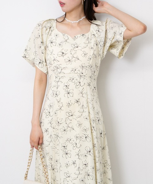 pumpkin port(パンプキンポート)の「背中あき 後ろリボン 花柄ロングワンピース(ワンピース・レディース・ブラック/アイボリー/ベージュ・M)」の14枚目の写真
