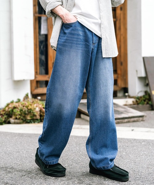 Rocky Monroe（ロッキーモンロー）の「ルーズシルエットワイドデニムパンツ（デニムパンツ・メンズ・ケミカルウォッシュ/ブルー/ダークブラック/ライトブラック/ワンウォッシュ/ブラック/オフホワイト・M/L/XL）」の6枚目の写真