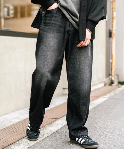 Rocky Monroe（ロッキーモンロー）の「ルーズシルエットワイドデニムパンツ（デニムパンツ・メンズ・ケミカルウォッシュ/ブルー/ダークブラック/ライトブラック/ワンウォッシュ/ブラック/オフホワイト・M/L/XL）」の17枚目の写真