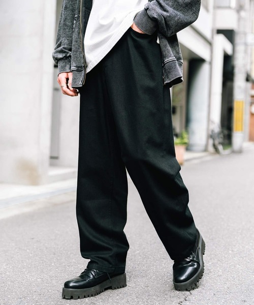 Rocky Monroe（ロッキーモンロー）の「ルーズシルエットワイドデニムパンツ（デニムパンツ・メンズ・ケミカルウォッシュ/ブルー/ダークブラック/ライトブラック/ワンウォッシュ/ブラック/オフホワイト・M/L/XL）」の13枚目の写真