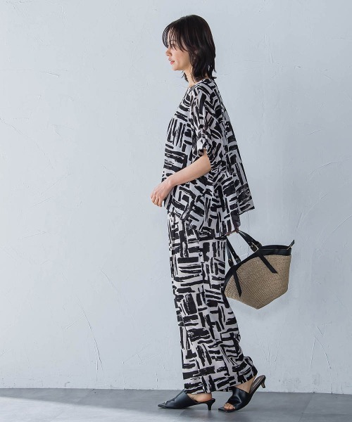 LAUTREAMONT（ロートレアモン）の「麻調ボイルプリントブラウス≪洗濯機で洗える≫（シャツ/ブラウス・レディース・ブルー系その他/ブラック系その他・9号）」の4枚目の写真