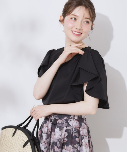 couture brooch（クチュールブローチ）の「【洗える・通勤】Vネックパール調フレアブラウス（シャツ/ブラウス・レディース・オフホワイト/ライトグレー/ブラック・36/38/40/42）」の20枚目の写真