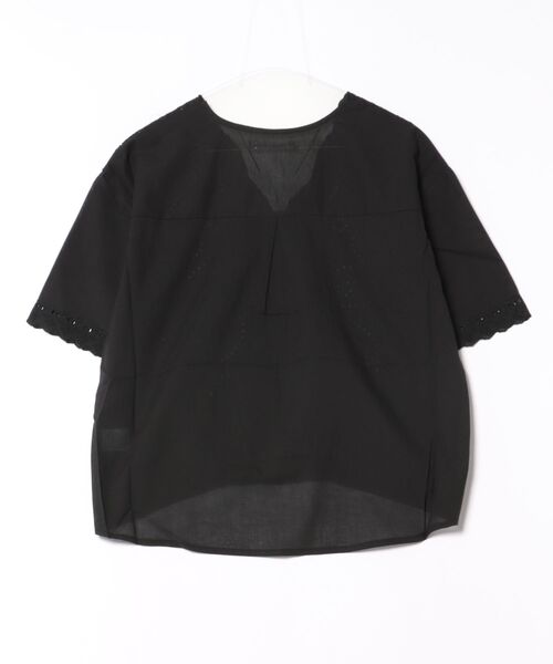 SOFFITTO（ソフィット）の「刺繍綿レースカシュクールブラウス(取り扱い店舗限定)（シャツ/ブラウス・レディース・ブラック/オフホワイト/マスタード・FREE）」の4枚目の写真