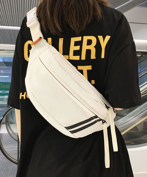florist(フローリスト)の「【撥水加工・軽い◎】ダブルラインスポーティボディバッグ/ショルダーバッグ(ボディバッグ/ウエストポーチ・レディース・ブラック/オフホワイト/ピンク/グリーン/オレンジ・FREE)」の1枚目の写真