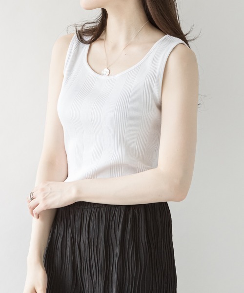 RCD(アールシーディー)の「前後2WAYランダムリブタンクトップ Vネック 丸首(タンクトップ・レディース・モカ/ホワイト/ブラック/ベージュ/カーキ・M/L/LL/3L/4L)」の2枚目の写真
