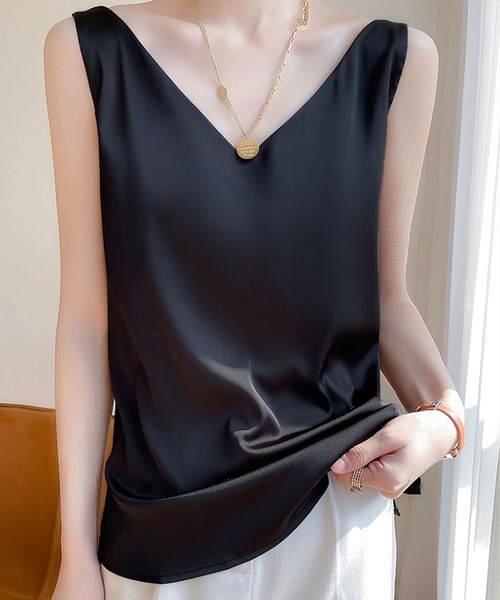 DAY CLOSET(デイ クローゼット)の「レディース デコルテ綺麗見せ。バックキャミ風Vネックトップス(キャミソール・レディース・ベージュ/ブラック/カーキ/ホワイト/ピンク・XL/L/M/S/2XL)」の9枚目の写真