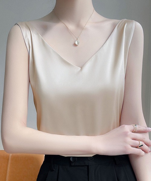 DAY CLOSET(デイ クローゼット)の「レディース デコルテ綺麗見せ。バックキャミ風Vネックトップス(キャミソール・レディース・ベージュ/ブラック/カーキ/ホワイト/ピンク・XL/L/M/S/2XL)」の10枚目の写真