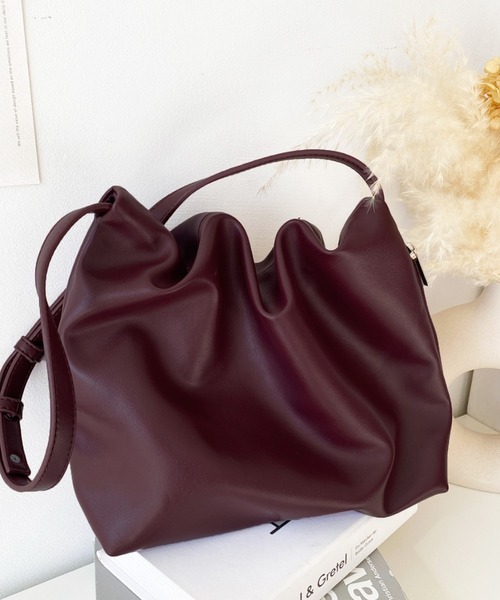 moment+(モーメントプラス)の「ワンハンドルギャザーショルダーバッグ(ショルダーバッグ・レディース・ブラック/ブラウン/ボルドー・FREE)」の3枚目の写真