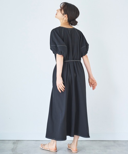 mil(ミル)の「ランタンスリーブ キーネックワンピース(ワンピース・レディース・グレイッシュベージュ/ダークブラウン/ブラック・XS/S)」の9枚目の写真