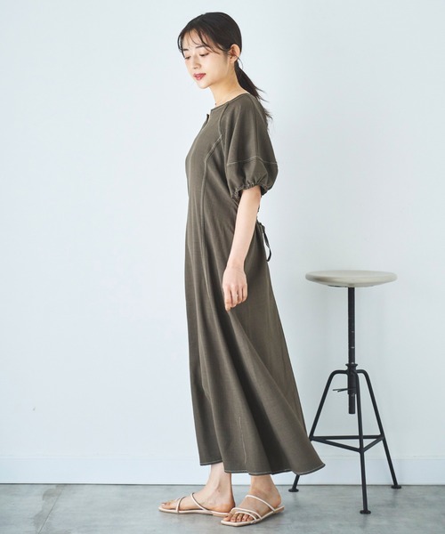 mil(ミル)の「ランタンスリーブ キーネックワンピース(ワンピース・レディース・グレイッシュベージュ/ダークブラウン/ブラック・XS/S)」の18枚目の写真