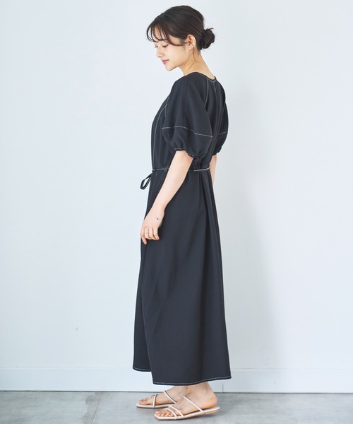 mil(ミル)の「ランタンスリーブ キーネックワンピース(ワンピース・レディース・グレイッシュベージュ/ダークブラウン/ブラック・XS/S)」の8枚目の写真