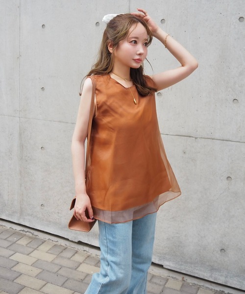 LAULEN(ローレン)の「sheer layered sleeveless tops /シアーレイヤードクルーネックノースリトップス(シャツ/ブラウス・レディース・ブラウン/グレー/ブラック・FREE)」の3枚目の写真