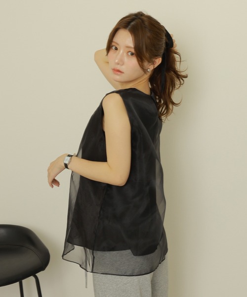LAULEN(ローレン)の「sheer layered sleeveless tops /シアーレイヤードクルーネックノースリトップス(シャツ/ブラウス・レディース・ブラウン/グレー/ブラック・FREE)」の2枚目の写真