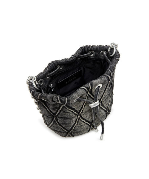 DIESEL(ディーゼル)の「ウィメンズ バケットバッグ S CHARM-D CHARM-D BUCKET S(ショルダーバッグ・レディース・ブラック・UNI)」の6枚目の写真