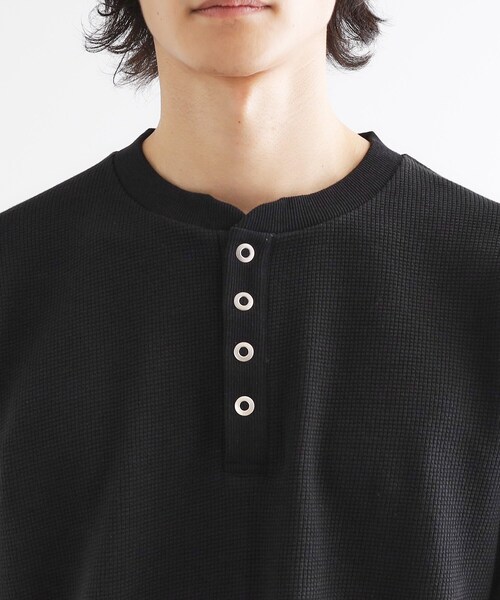 tk.TAKEO KIKUCHI（ティーケータケオキクチ）の「ワッフル＆スムースプレートヘンリーカットソー（Tシャツ/カットソー・メンズ・ホワイト/ブラック・03/02）」の15枚目の写真