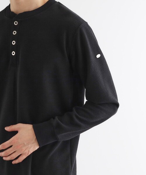 tk.TAKEO KIKUCHI（ティーケータケオキクチ）の「ワッフル＆スムースプレートヘンリーカットソー（Tシャツ/カットソー・メンズ・ホワイト/ブラック・03/02）」の16枚目の写真