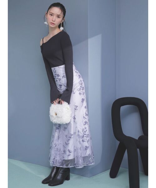 MERCURYDUO（マーキュリーデュオ）の「アシメパールチェーンワンショルニット（ニット/セーター・レディース・チャコールグレー/ブラック/ベージュ/レッド/ブラウン/ブルー・FREE）」の12枚目の写真