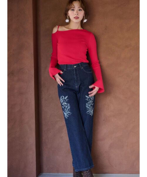 MERCURYDUO（マーキュリーデュオ）の「アシメパールチェーンワンショルニット（ニット/セーター・レディース・チャコールグレー/ブラック/ベージュ/レッド/ブラウン/ブルー・FREE）」の17枚目の写真