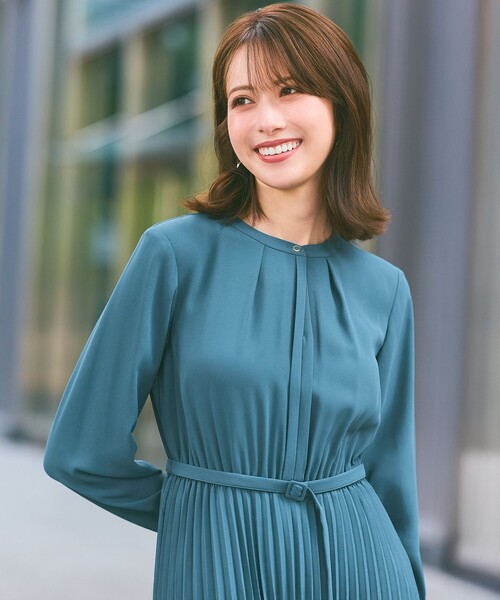 ANY SIS(エニィスィス)の「ノーブルプリーツ ワンピース(ワンピース・レディース・ダークブラウン系/パイングリーン系/ネイビー系・X-LARGE)」の7枚目の写真