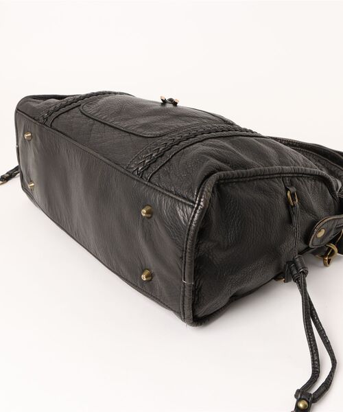 WESTSEA（ウエストシー）の「シボレザー エイジング加工 編み上げ ステッチ ショルダーバッグ（ショルダーバッグ・メンズ・ブラック・FREE）」の5枚目の写真