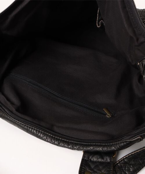 WESTSEA（ウエストシー）の「シボレザー エイジング加工 編み上げ ステッチ ショルダーバッグ（ショルダーバッグ・メンズ・ブラック・FREE）」の2枚目の写真