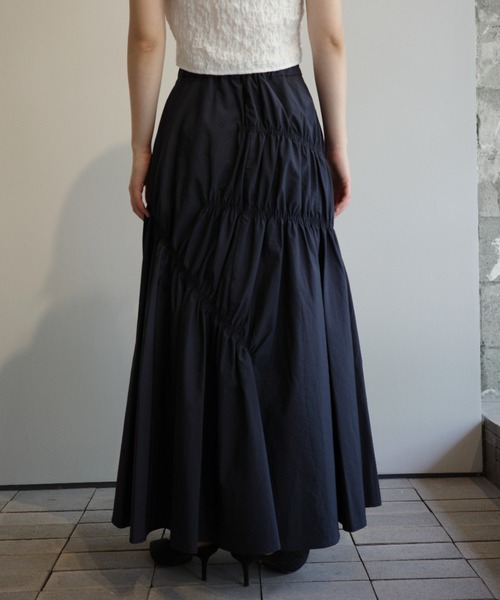 MANOF（マノフ）の「MANOF SHIRRING FLARE SKIRT（スカート・レディース・ネイビー・SMALL/MEDIUM）」の2枚目の写真