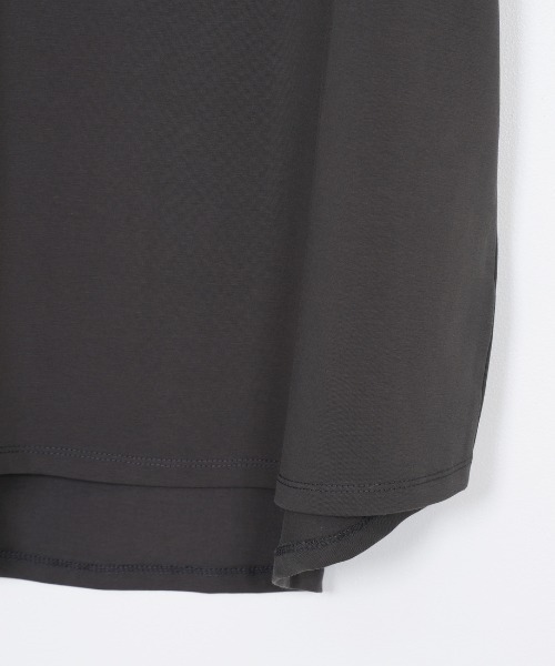 MAISON DE L'ALLURE（メゾンドゥラリュール）の「[MAISON DE L'ALLURE/メゾンドゥラリュール] エンボス加工 BOXロゴTシャツ（Tシャツ/カットソー・レディース・チャコールグレー/オフホワイト/ブラック・F）」の7枚目の写真