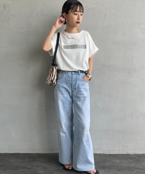MAISON DE L'ALLURE（メゾンドゥラリュール）の「[MAISON DE L'ALLURE/メゾンドゥラリュール] エンボス加工 BOXロゴTシャツ（Tシャツ/カットソー・レディース・チャコールグレー/オフホワイト/ブラック・F）」の10枚目の写真