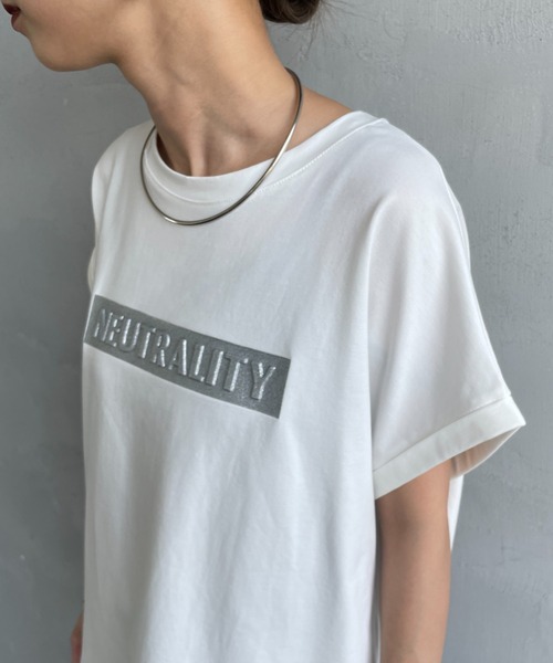 MAISON DE L'ALLURE（メゾンドゥラリュール）の「[MAISON DE L'ALLURE/メゾンドゥラリュール] エンボス加工 BOXロゴTシャツ（Tシャツ/カットソー・レディース・チャコールグレー/オフホワイト/ブラック・F）」の22枚目の写真