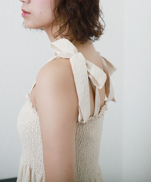 libelle more(リベル モア)の「リボンショルダーシャーリングキャミワンピース(ワンピース・レディース・ブルー/ブラック/アイボリー・M/L)」の10枚目の写真