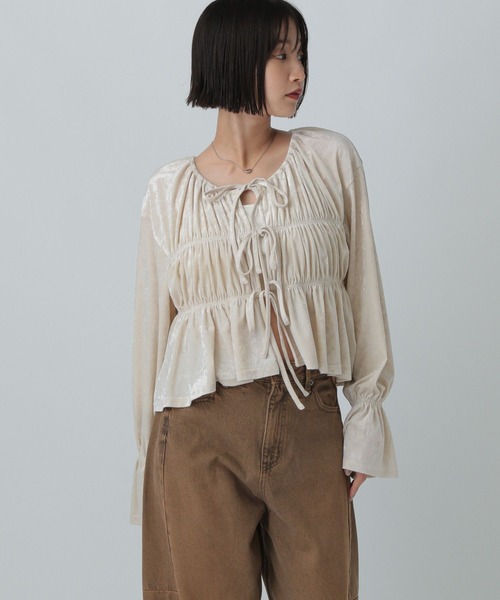 LOWRYS FARM（ローリーズファーム）の「ベロアシャーリングブラウス  580212（シャツ/ブラウス・レディース・チャコールグレー/オフホワイト/ライトグレー/ブラウン・FREE）」の21枚目の写真