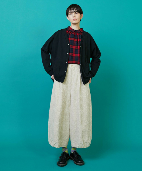 FRAPBOIS(フラボア)の「ウラケカーデ(カーディガン/ボレロ・レディース・グレー/ブラック/オートミール・1/2)」の4枚目の写真