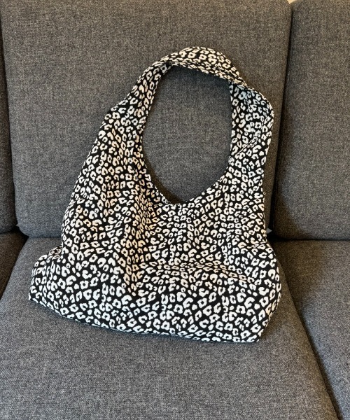 FUULLY STUDIO（フーリィーステューディオ）の「レオパードジャガードラウンドBAG（トートバッグ・レディース・オフホワイト/ベージュ・FREE）」の2枚目の写真