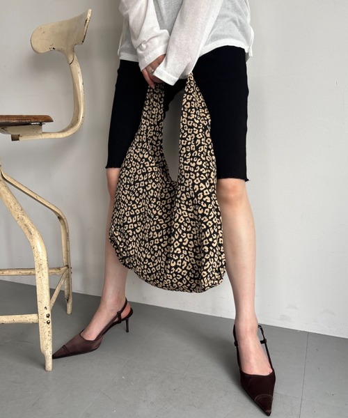 FUULLY STUDIO（フーリィーステューディオ）の「レオパードジャガードラウンドBAG（トートバッグ・レディース・オフホワイト/ベージュ・FREE）」の16枚目の写真