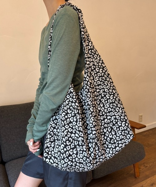 FUULLY STUDIO（フーリィーステューディオ）の「レオパードジャガードラウンドBAG（トートバッグ・レディース・オフホワイト/ベージュ・FREE）」の7枚目の写真