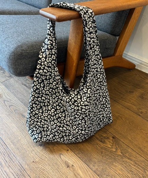 FUULLY STUDIO（フーリィーステューディオ）の「レオパードジャガードラウンドBAG（トートバッグ・レディース・オフホワイト/ベージュ・FREE）」の9枚目の写真