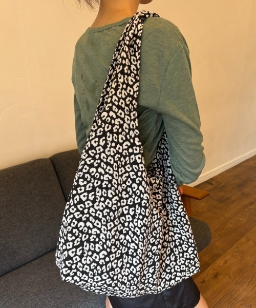FUULLY STUDIO（フーリィーステューディオ）の「レオパードジャガードラウンドBAG（トートバッグ・レディース・オフホワイト/ベージュ・FREE）」の10枚目の写真