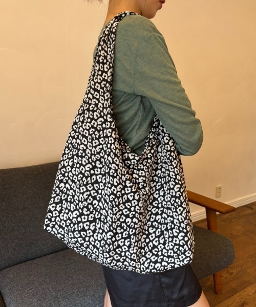 FUULLY STUDIO（フーリィーステューディオ）の「レオパードジャガードラウンドBAG（トートバッグ・レディース・オフホワイト/ベージュ・FREE）」の11枚目の写真