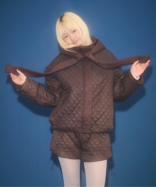 FEKETE（フェケテ）の「floral quilted shorts / 花柄キルティングショートパンツ（その他パンツ・レディース・アイボリー/イエロー/ブラウン・MEDIUM/SMALL/LARGE）」の16枚目の写真