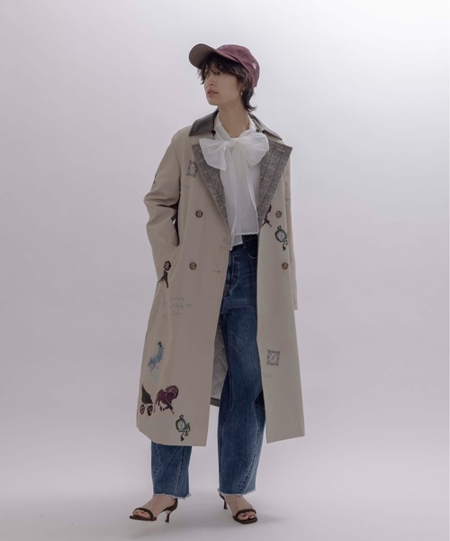 Eimee Law（エイミーロウ）の「テキスト馬柄ptトレンチコート（トレンチコート・レディース・ベージュ/ダークネイビー・FREE）」の12枚目の写真