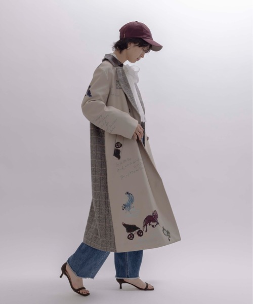 Eimee Law（エイミーロウ）の「テキスト馬柄ptトレンチコート（トレンチコート・レディース・ベージュ/ダークネイビー・FREE）」の13枚目の写真