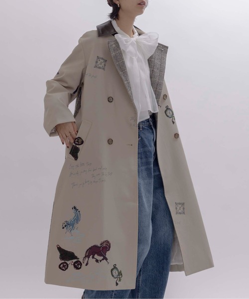 Eimee Law（エイミーロウ）の「テキスト馬柄ptトレンチコート（トレンチコート・レディース・ベージュ/ダークネイビー・FREE）」の16枚目の写真