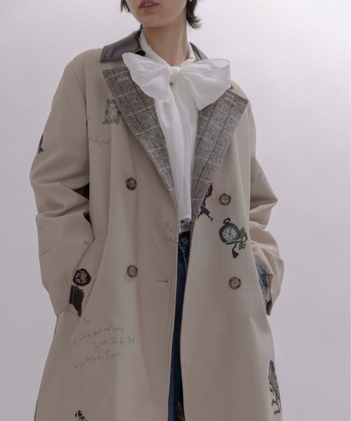 Eimee Law（エイミーロウ）の「テキスト馬柄ptトレンチコート（トレンチコート・レディース・ベージュ/ダークネイビー・FREE）」の19枚目の写真