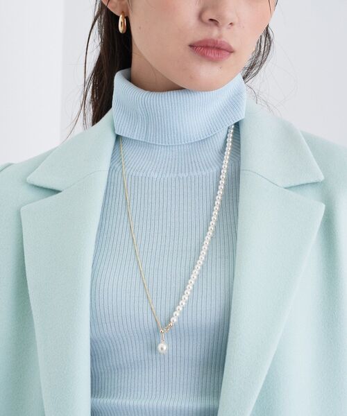 INDIVI（インディヴィ）の「パール調バイカラーネックレス（ネックレス・レディース・ゴールド系4・00）」の8枚目の写真