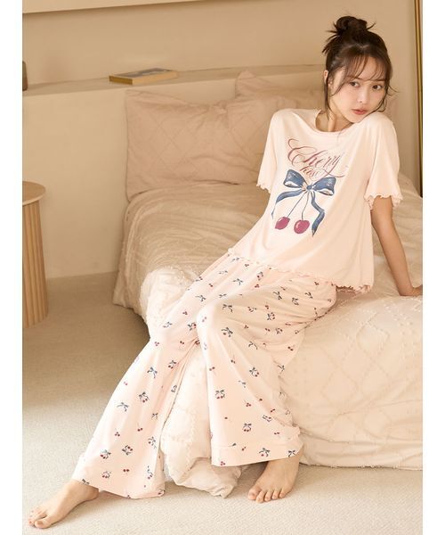 新品　SNIDEL  小花柄ルームウェア 上下セット　スナイデルホーム 接触冷感】チェリーシリーズTシャツ（ルームウェア/パジャマ