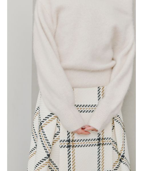 SNIDEL（スナイデル）の「フォックスアルパカオフショルプルオーバー（ニット/セーター・レディース・ライトグレー/ライトブルー/アイボリー/ワインレッド・F）」の9枚目の写真