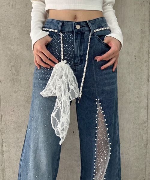 GLAMOROUS JANE（グラマラスジェーン）の「レース×パール切替ビジュー付きワイドパンツ（デニムパンツ・レディース・ブルー・S/M/L）」の9枚目の写真