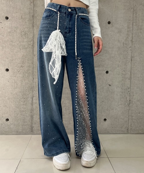 GLAMOROUS JANE（グラマラスジェーン）の「レース×パール切替ビジュー付きワイドパンツ（デニムパンツ・レディース・ブルー・S/M/L）」の4枚目の写真