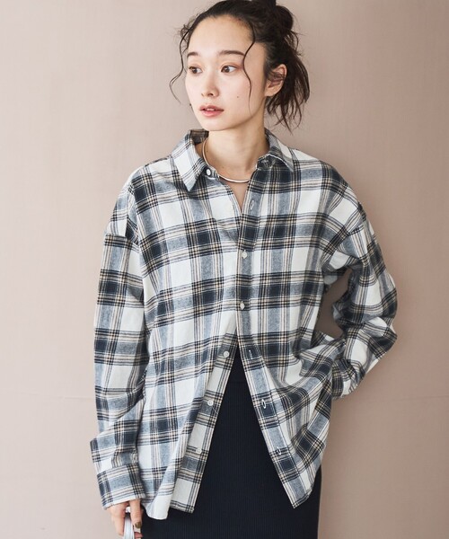 coen（コーエン）の「オンブレチェックライトネルレギュラーシャツ（シャツ/ブラウス・レディース・オフホワイト/ダークグレー/ネイビー/ブラウン・L/M）」の5枚目の写真