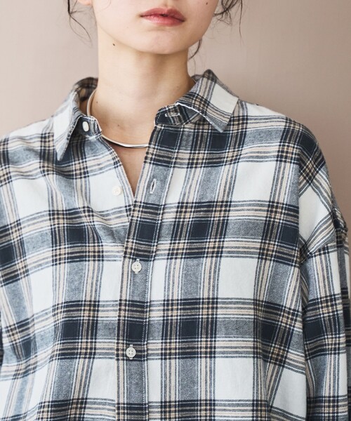 coen（コーエン）の「オンブレチェックライトネルレギュラーシャツ（シャツ/ブラウス・レディース・オフホワイト/ダークグレー/ネイビー/ブラウン・L/M）」の8枚目の写真